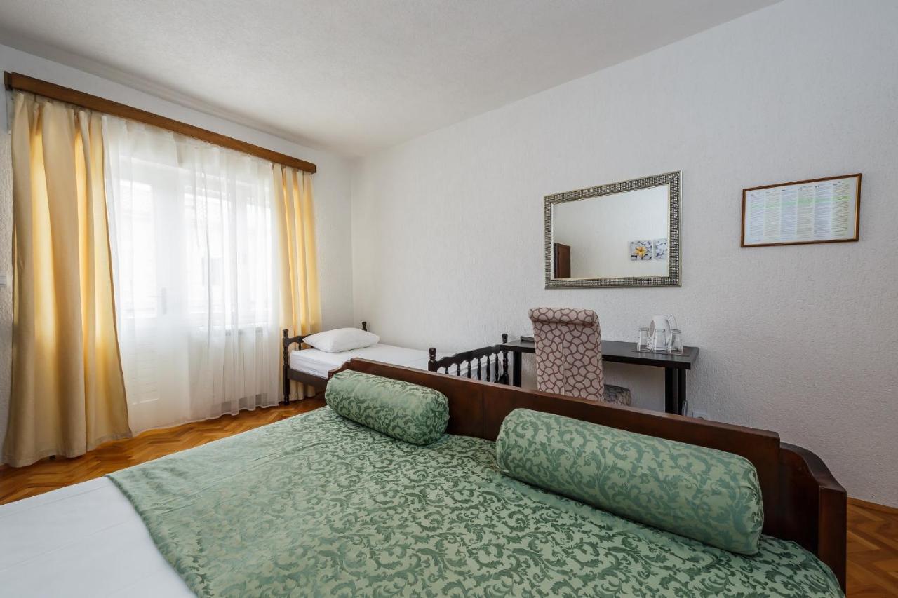 Guesthouse Kaštela Buitenkant foto