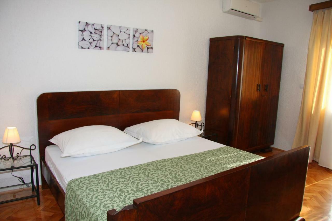Guesthouse Kaštela Buitenkant foto